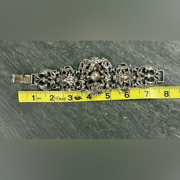 1940's Coro Pegasus Silver Tone Roco Style Link Bracelet - Picture 9 of 9